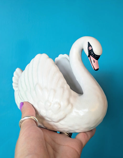 SWAN PLANTER