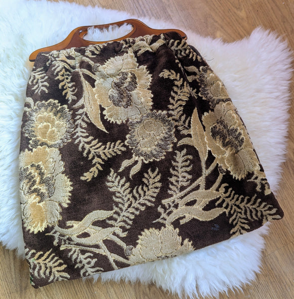 LARGE BROWN CARPET BAG