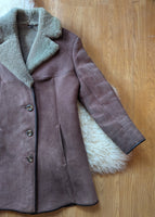 MID-BROWN SHEEPSKIN COAT- 6/8