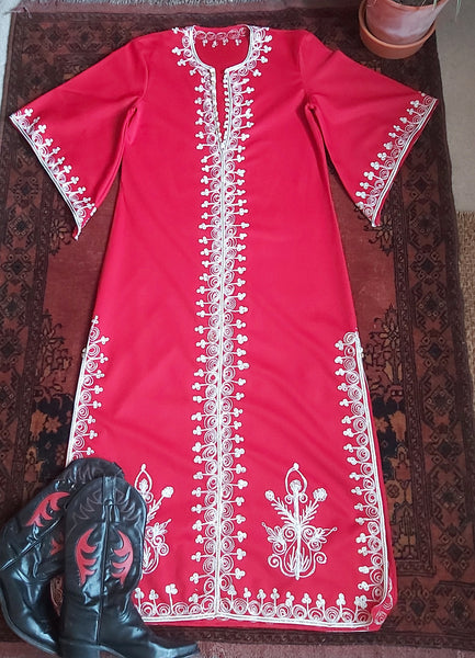 AMAZING EMBROIDERED RED KAFTAN- S/M