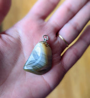 GREY STONE PENDANT